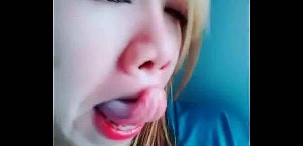  Long tongue slut for blowjob